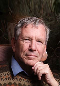 Amos Oz