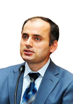 Dr. Halit Çil