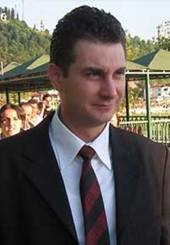 Sezer Zeren