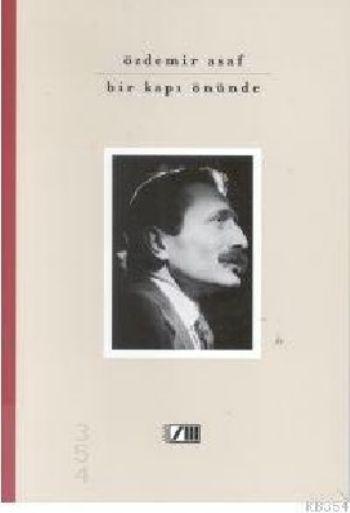 Bir Kapı Önünde